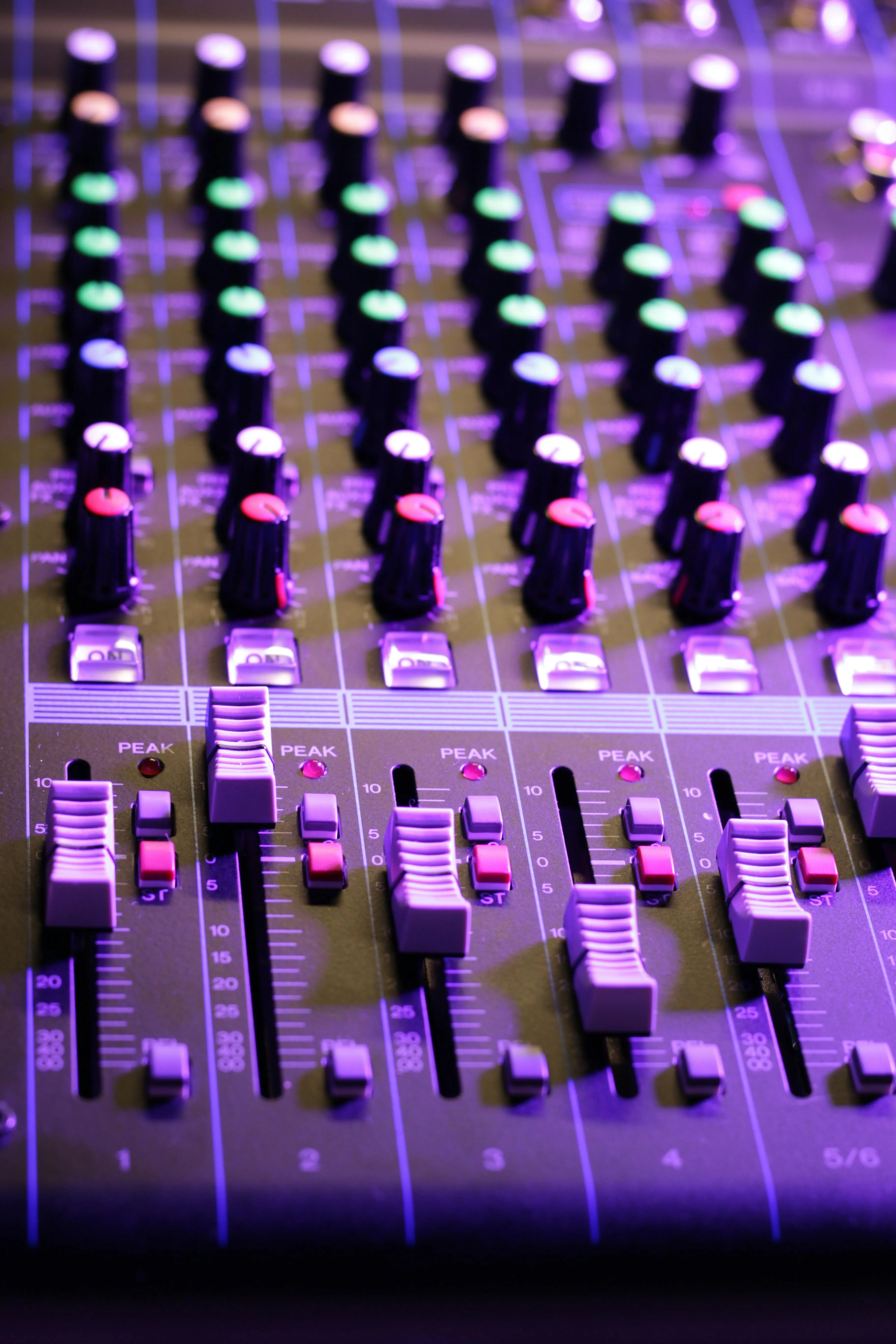 Almacén de equipos de sonido profesional